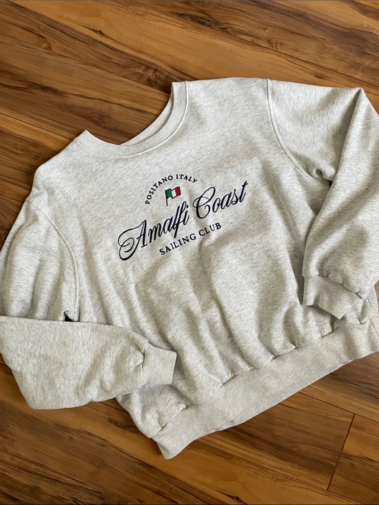 Hollister Sweaters - Hollister women’s Amalfi Coast Sailing Club Crewneck Sweatshirt - Light Gray s